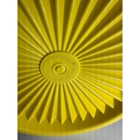 VTG Tupperware Orange Yellow Servalier Canister 811 With Lid Seal USA Set 2 - Picture 8 of 8